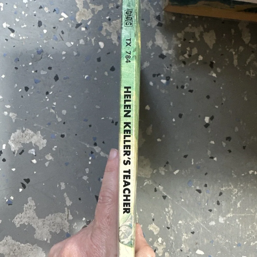Helen Keller's Teacher Mickie‎ Davidson Trade Paperback